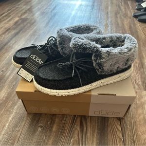 NWT! Hey Dude Britt Black with the Furry Fuzzy top! Size 9